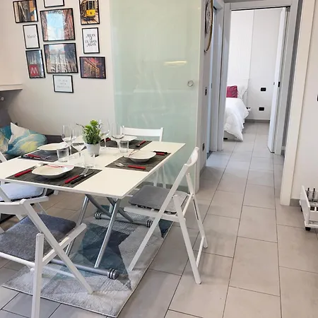 10 Minutes From Fiera With Large Terrace 밀라노